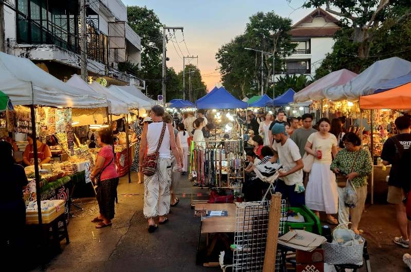 Sunday walking street market. el mercado de los domingos en Chiang Mai