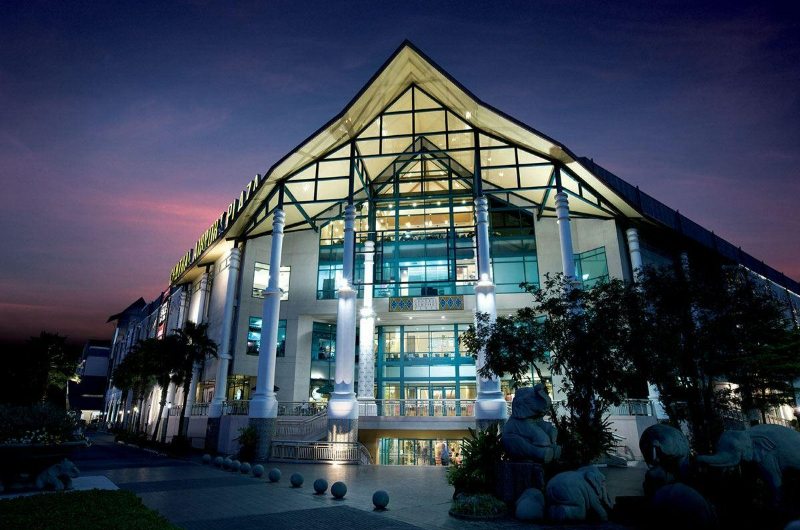 Central Airport Plaza Chiang Mai de noche