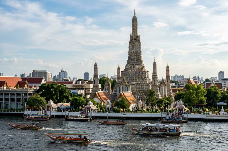 Templo Wat Arun de Bangkok, uno de los iconos del budismo en Tailandia