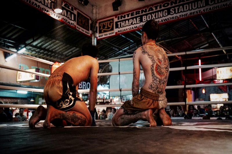 Luchadores de Muay Thai con tatuajes Sak Yant