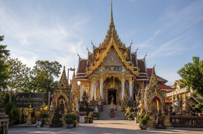 templo Wat Bang Phra cerca de Bangkok