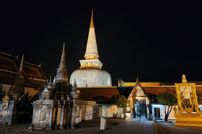 Templo Wat Mahatat Woramahawihan en Nakhon Si Thammarat Tailandia