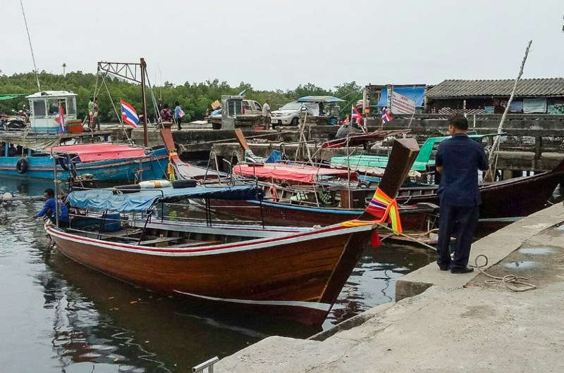 Muelle de Kuan Tung Ku desde donde salen los barcos a Koh Mook