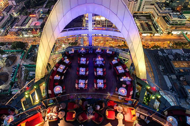 Red Sky Rooftop Bar junto a CentralWorld en Bangkok