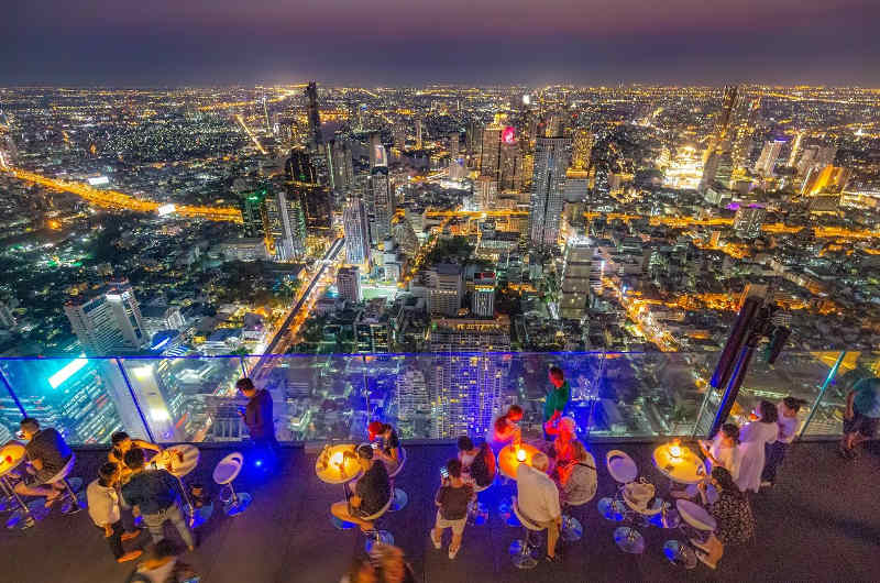Sky Beach en el King Power Mahanakhon con vistas de Bangkok
S
