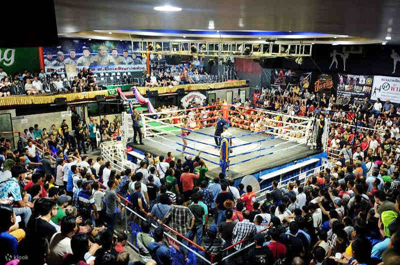 El Chiang Mai boxing stadium es uno de los mejores lugares donde ver Muay Thai en Tailandia
