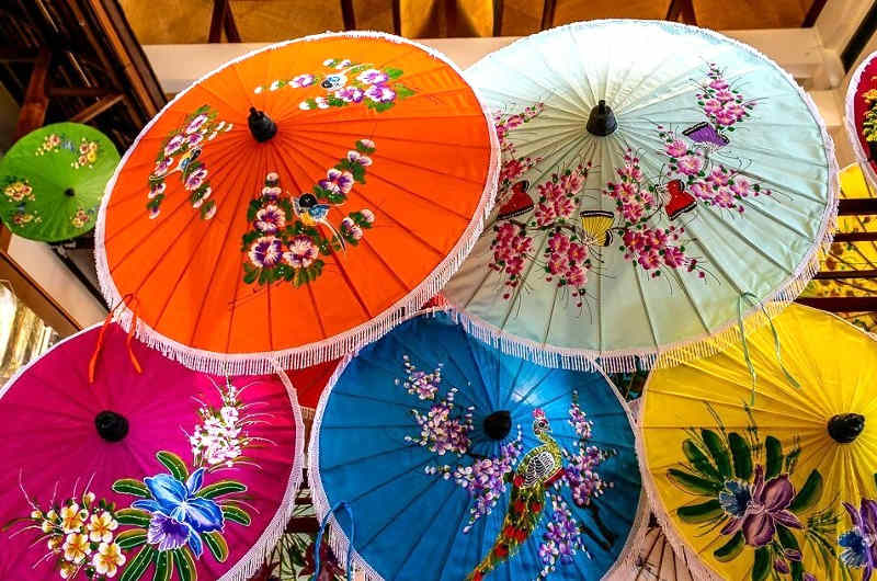 Las sombrillas pintada mano es una de las cosas típicas que podrás comprar en Chiang Mai.