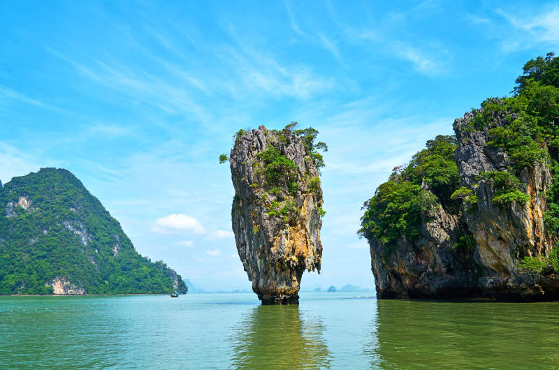 James Bond Island en la bahía de Phang Nga, con el islote de Koh Tapu