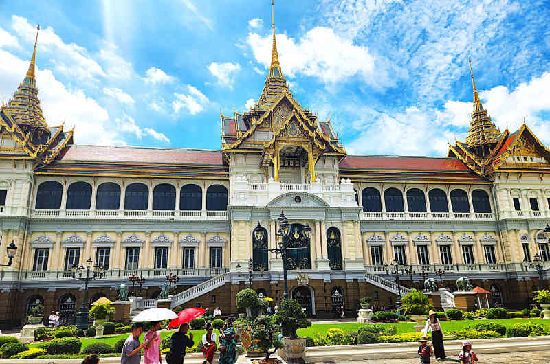 Fachada del Chakri Maha Prasat en el Gran Palacio de Bangkok