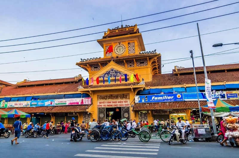 Mercado Binh Tay en el barrio chino de Cholon uno de los mercados más tradicionales de Saigón