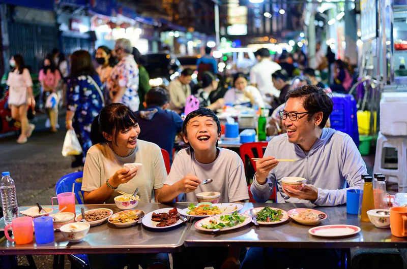 Street food en Hanoi: platos locales económicos y tradicionales