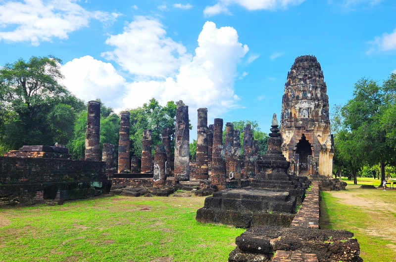 Wat Phra Pai Luang con torre prang de estilo khmer