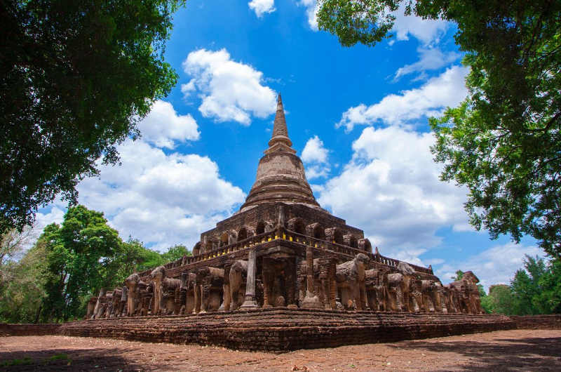 Templo Wat Chang Lom en el Parque Histórico de Si Satchanalai