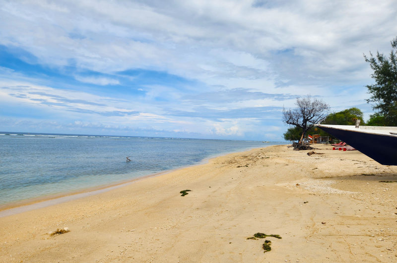 la playa del norte ed Gili Trawangan mantiene un aspecto relajado y sin turistas