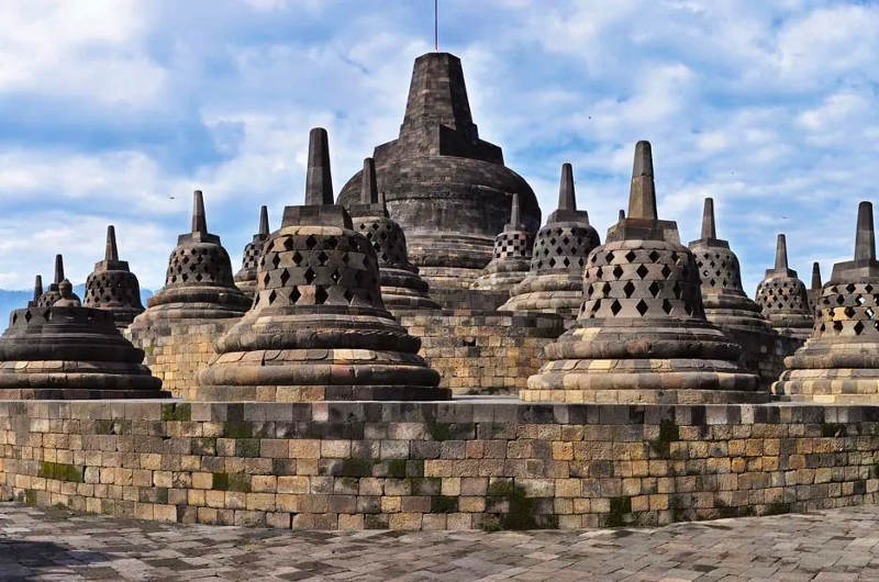 Estupa central del Templo de Borobudur en Indonesia