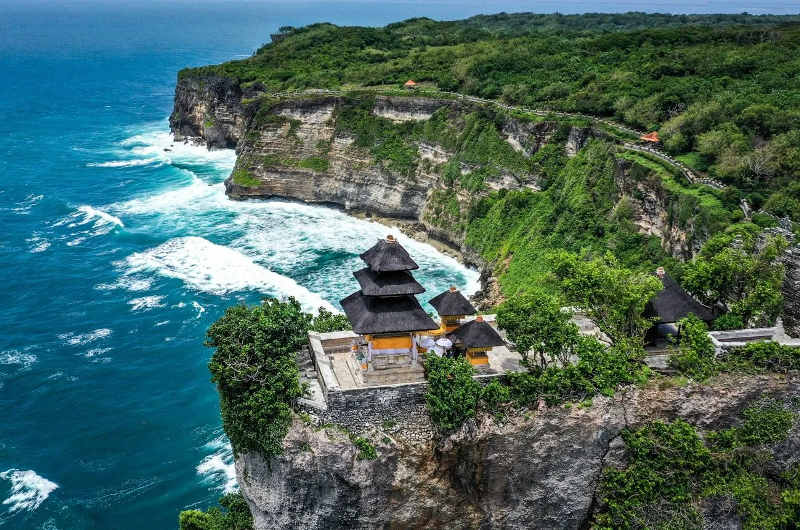 Pura Luhur Uluwatu, templo sobre un acantilado en el sur de Bali