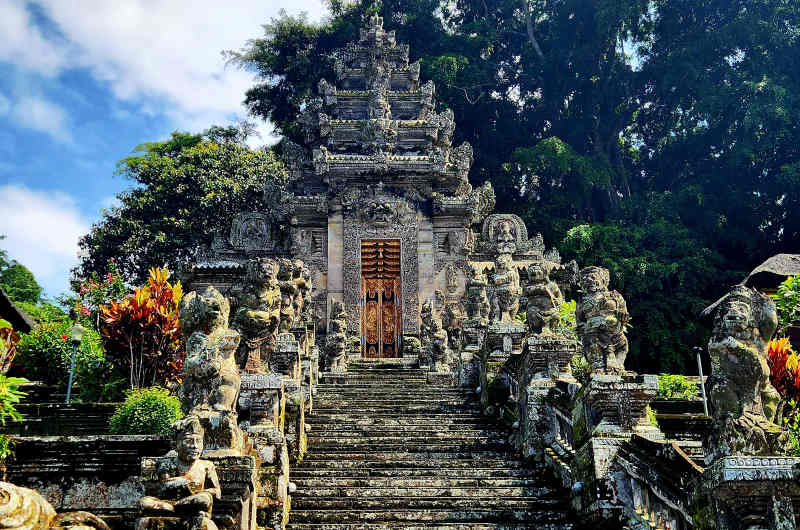 Escalinata de Pura Kehen, templo histórico del antiguo reino de Bangli