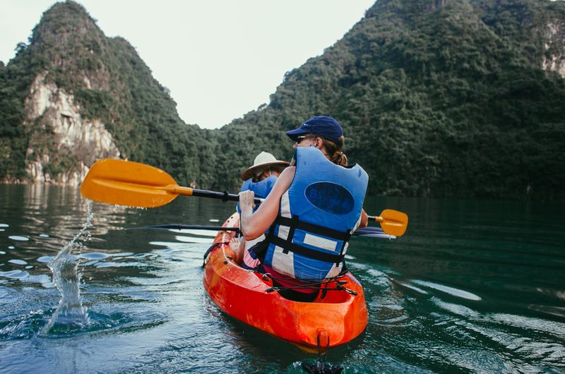 actividad de kayak en Phong Nha Ke Bang